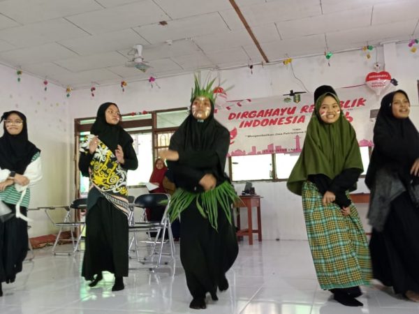 Semarak 17-an MBS TARAKAN ada Drama, Puisi, Kuis-kuis hingga Lomba Makan Kerupuk Sambil Duduk.